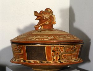 سفينة جنازة ، موندو بيرديدو ، الفترة الكلاسيكية المبكرة 300-600 م (سيراميك)